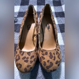 Etcetera Leopard Print Heels in Tan and Brown